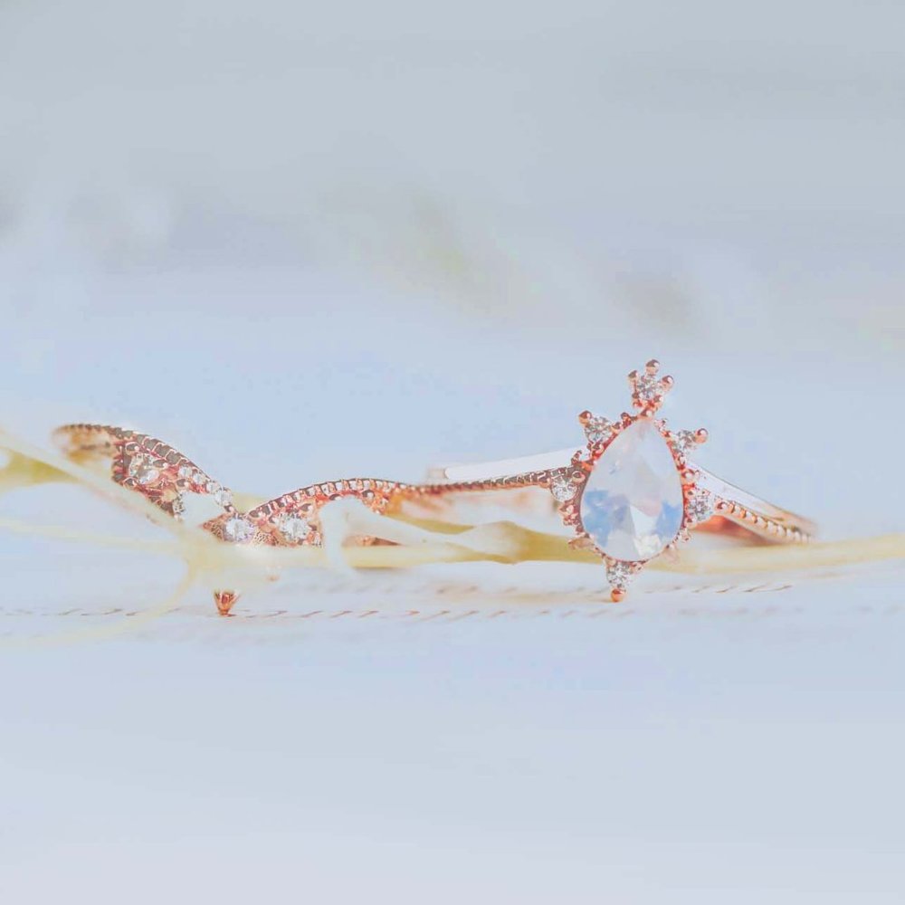 3/$25 🏷️ Rose Gold Layered Moonstone Ring Size 7 CZ Crystal Dainty Ring for Her